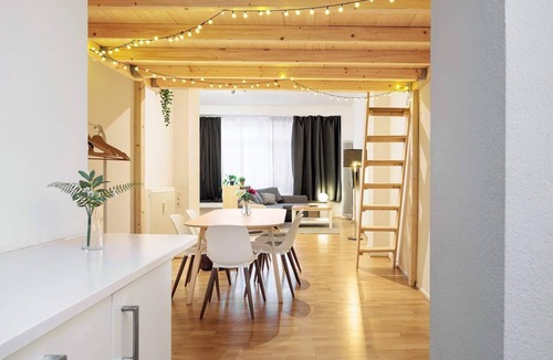 Aachen Apartment | FeWocation Aachen | Spacious City APT Nähe HBF