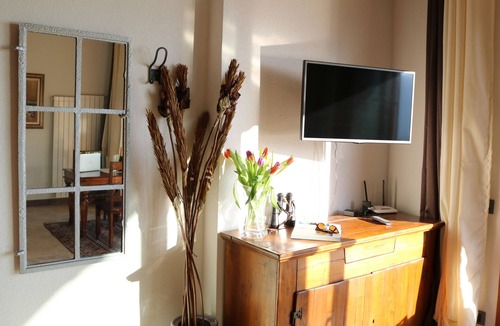 Maccagno Apartment | Finca Cascina Borchina: "FALCO" country estate, relaxation, dream lake view, nature, organic