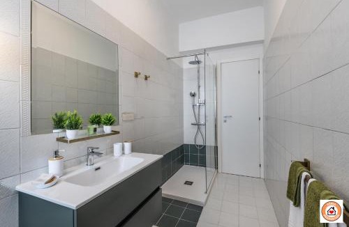 Milan Apartment | Fiore Milanese - San Siro, Fiera & City Life - RINNOVAMENTO FACCIATA PALAZZO IN CORSO