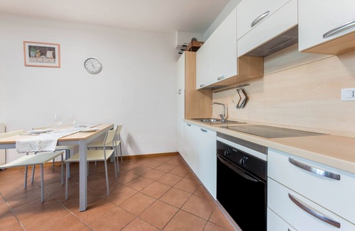 Padenghe sul Garda Apartment | Flat 'Blue Lake Holiday House' with swimming pool, Wi-Fi and air conditioning