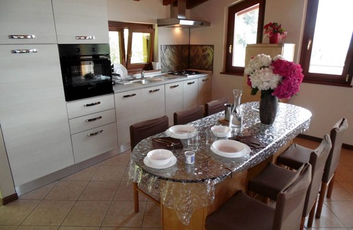 Pisogne Apartment | Flat by Lake Iseo with Mountain Views
