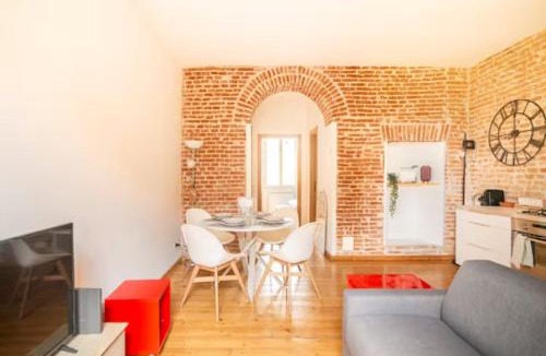 Centro Direzionale Apartment | Free Wi-Fi - A/C - Vertical Tower - Garibaldi