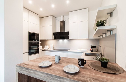 Como Apartment | Friends & Family Retreat