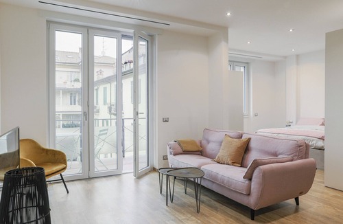Como Apartment | Fuori Le Mura - Balcony & A/C