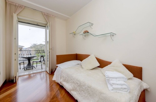 Sirmione Apartment | Garda Amore: Deluxe Two-Bedroom Residence with Lake View in Sirmione Old Town