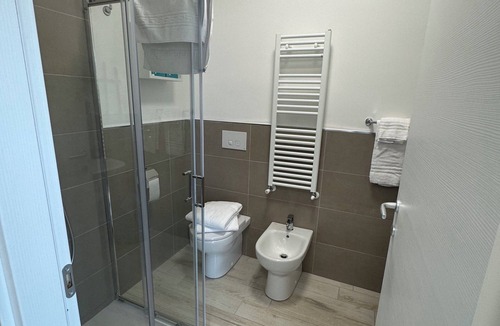 Garbagnate Milanese Apartment | Garda Court - App.to Limone studio apartment