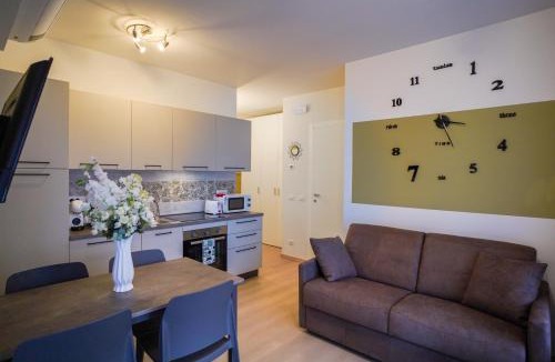 Sesto Calende Apartment | Gelsomino Suite Leonardo Academy, MXP & Laghi