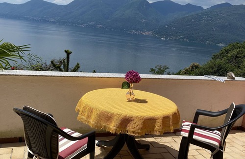 Poppino Apartment | Gemütliche 3-zimmer-wohnung mit Atemberaubender Sicht auf den Lago Maggiore