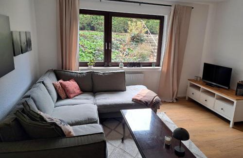 Sundern Apartment | Gemütliche Fewo "Schellings Ruhe"