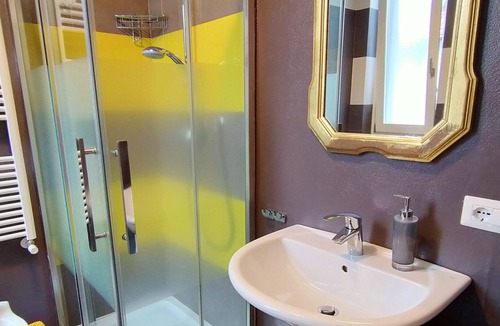 Seregno Apartment | GIALLO ORO APARTMENT- BETWEEN MILAN AND COMO LAKE