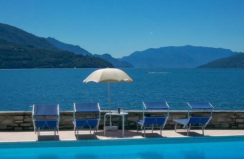Consiglio di Rumo Apartment | GiardinoLago Bianco Holiday flat on the lake with pool