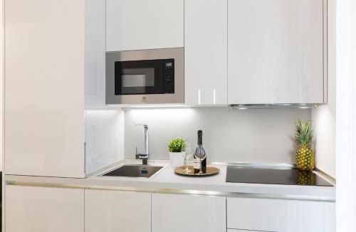 Centro Direzionale Apartment | Gioia Short Stays