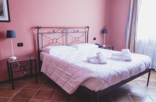 Mortara Hotel | Glozo Villa Sant'Espedito Resort