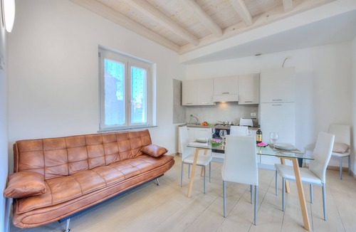 Arolo Apartment | Golden Terrace, Leggiuno, Italy