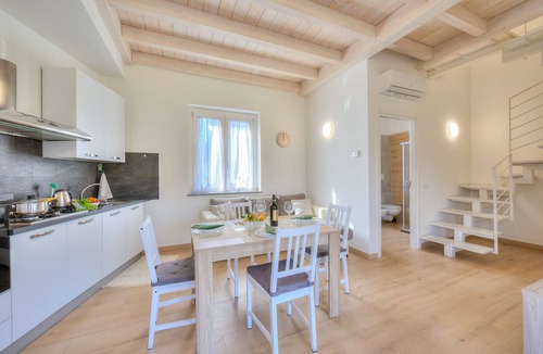 Arolo Apartment | Golden Terrace, Leggiuno, Italy