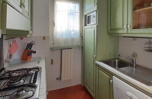 Porto Valtravaglia Apartment | Gorgeous apartment in Germignaga