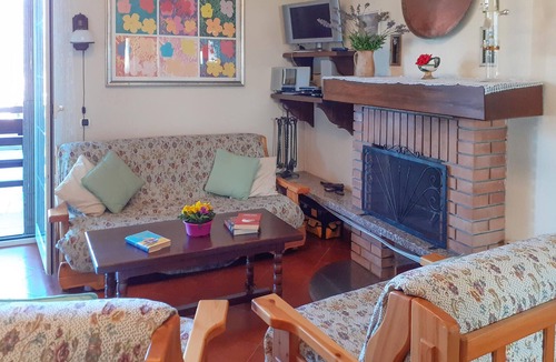 Porto Valtravaglia Apartment | Gorgeous apartment in Germignaga