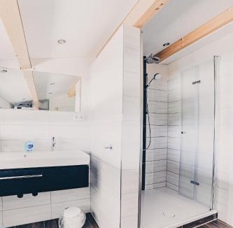 Eggenthall Apartment | Große Ferienwohnung mit Balkon und perfekter Lage
