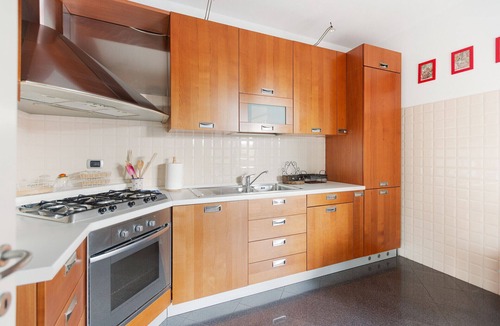 Morivione Apartment | Guest Host- Milan University Bocconi Terrace Apt!