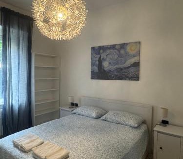 Bullona House | Guest House in Elegant Apartment close to the Center
