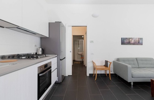 Foppette Apartment | GuestHost - Industrial Design Apt near M4 Tolstoy
