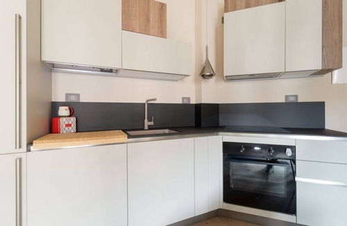 Bullona Apartment | GuestHost - Modern and cozy 45 sqm apartment, ideal for 2 guests, located on the 2nd floor of a building with an elevator (NOT suitable for disabled guests) in the Bullona area.The property is set in a strategic location, just a few minutes’ walk from