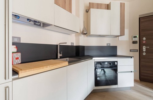 Bullona Apartment | GuestHost - Modern and cozy 45 sqm apartment, ideal for 2 guests, located on the 2nd floor of a building with an elevator (NOT suitable for disabled guests) in the Bullona area.The property is set in a strategic location, just a few minutes’ walk from