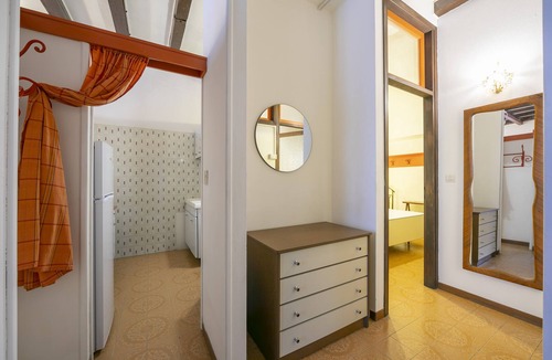 Toscolano Maderno Apartment | Gufo - Orange 100m Near Lake, Toscolano Maderno, Italy