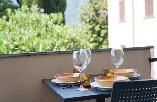 Mandello del Lario Apartment | Guzzi Lovers: La vacanza perfetta a Mandello