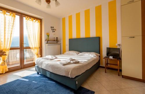 Riva di Solto Apartment | Happy Guest Apartments - Lake Panorama & Pool