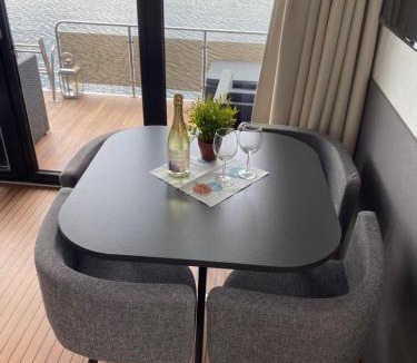 Weyhe Boat Rental | Hausboot Buddy