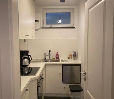 Munchen District Apartment | Helle Souterrainwohnung mit Komfort