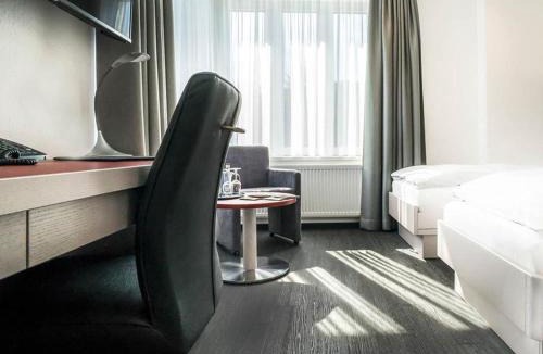 Meschede Hotel | Hennedamm Hotel