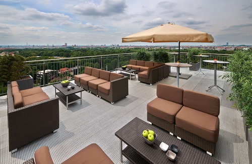 Kleinhesselohe Hotel | Hilton Munich Park