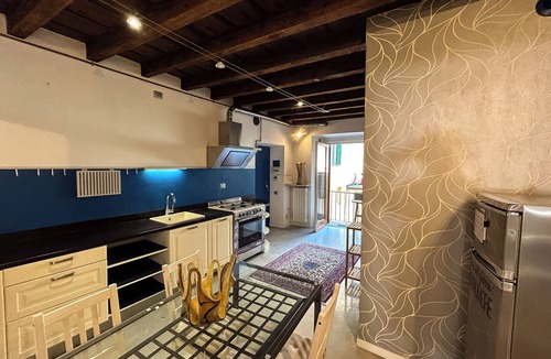 Borgo San Leonardo Apartment | [Historic House] in the Heart of Bergamo