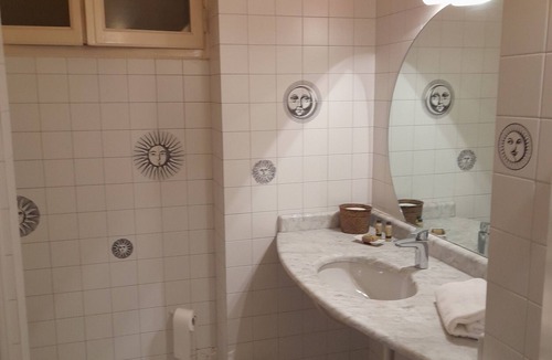 Borgo San Leonardo Apartment | Holiday Accommodation "Casa Vacanza Arcobaleno" in the heart of Bergamo