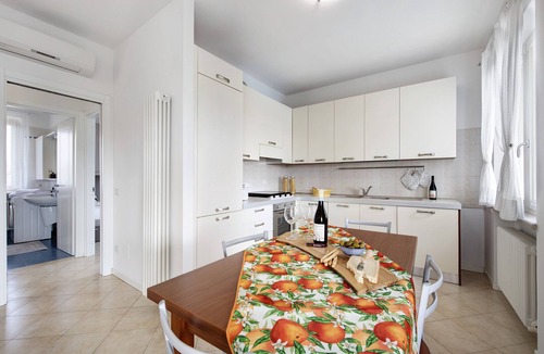Desenzano del Garda Apartment | Holiday Apartment 'Katy Lake Menta' with Lake View, Pool & Wi-Fi
