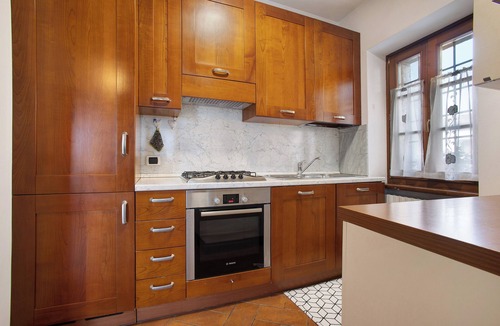 Tremosine Apartment | Holiday Apartment Casa Oliva with Lake View, Balcony & Wi-Fi