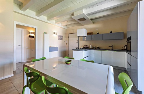 Raffa Apartment | Holiday Apartment Raffa with Balcony, Covered Terrace & Wi-Fi