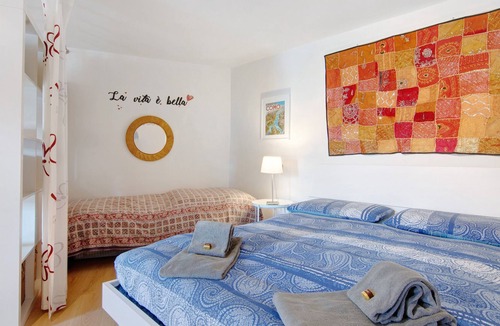 Naggio Apartment | Holiday Apartment "The Court" with Mountain View, Shared Terrace & Wi-Fi