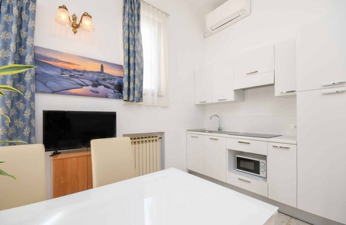 Limone sul Garda Apartment | Holiday apartment with balcony or terrace, air conditioning and pool