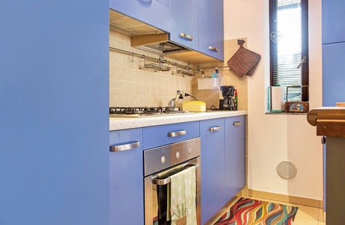 Laveno Apartment | Holiday Apartment "A due passi dal lago" with Wi-Fi & Terrace