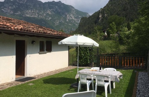 Crone Apartment | Holiday apartment Idro for 1 - 4 persons with 2 bedrooms - Twin house