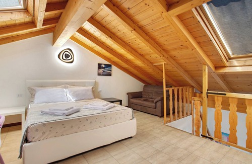 Nova Milanese Apartment | Holiday Apartment "Casa Global Atlantica" with Balcony & Wi-Fi