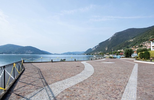 Predore Apartment | Holiday Apartment "Residence Perlago Ortensia" with Lake View, Shared Terrace & Wi-Fi