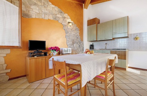 Oldesio Apartment | Holiday Apartment 'Rustico Spagnol 2' with Lake View, Pool & Wi-Fi