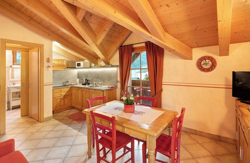 Livigno Apartment | Holiday Apartment 'Stelle Chalet Martina' Near Ski Slopes with Garden & Wi-Fi