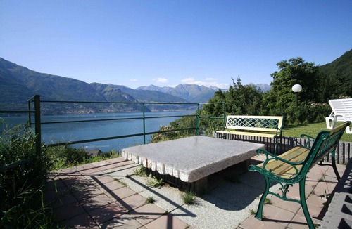 Dorio Apartment | Holiday apartment with Wi-Fi and terrace or small garden