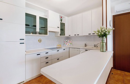 Portese House | Holiday Home 'Villa Angioletta' with Lake View, Wi-Fi and Air Conditioning