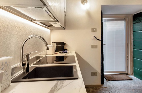 Valtellina House | Holiday Home 'Bianco' with Mountain View, Wi-Fi and Air Conditioning